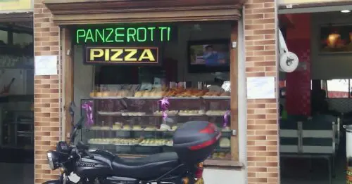 PEPPERONI PIZZA Y PANZEROTTI PEPPERONI PIZZA Y PANZEROTTI